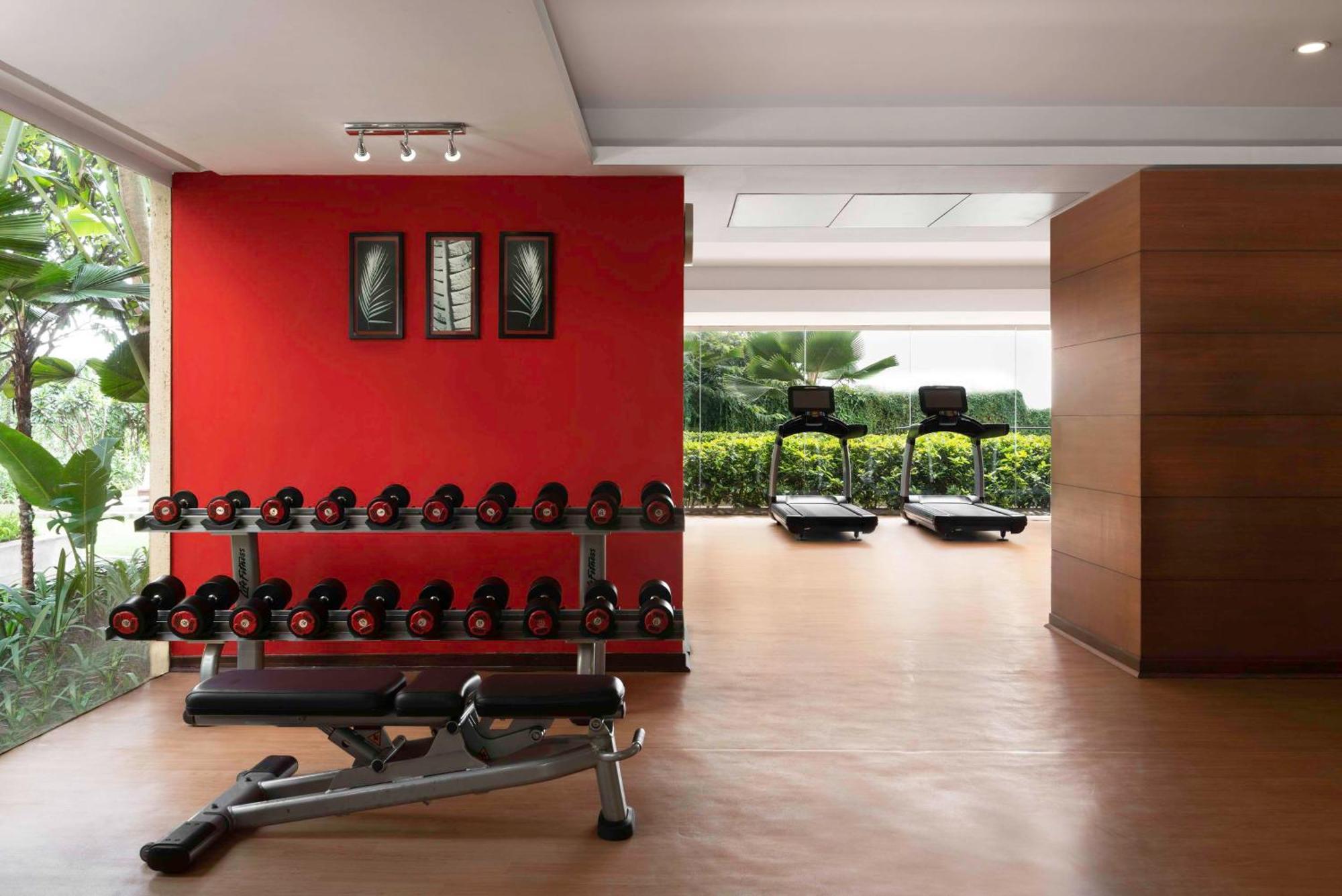 하얏트 푸네 호텔 외부 사진 The gym at the hotel