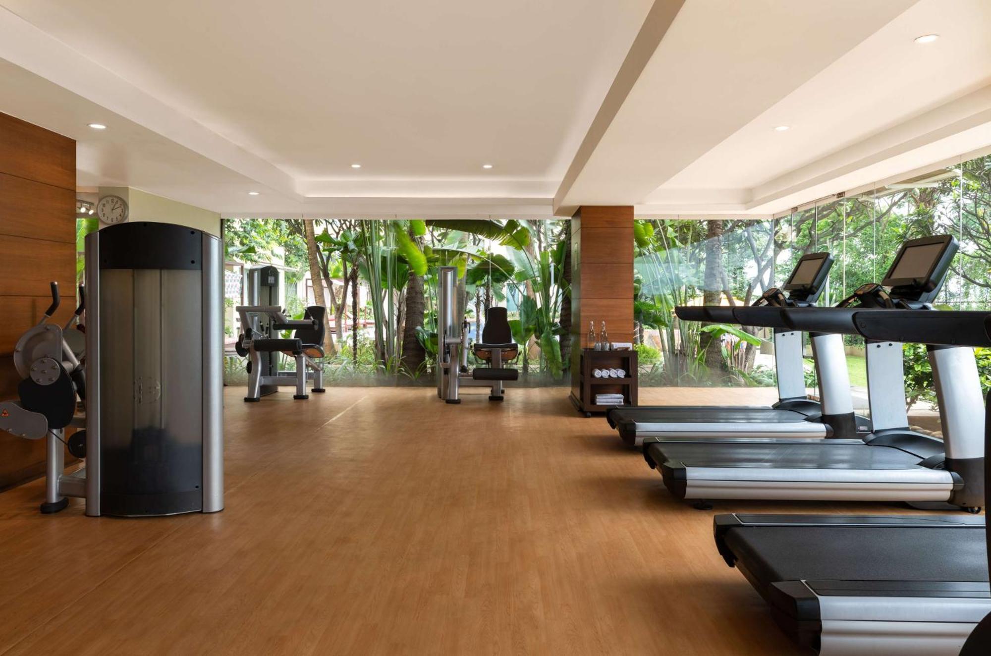 하얏트 푸네 호텔 외부 사진 The gym at the hotel
