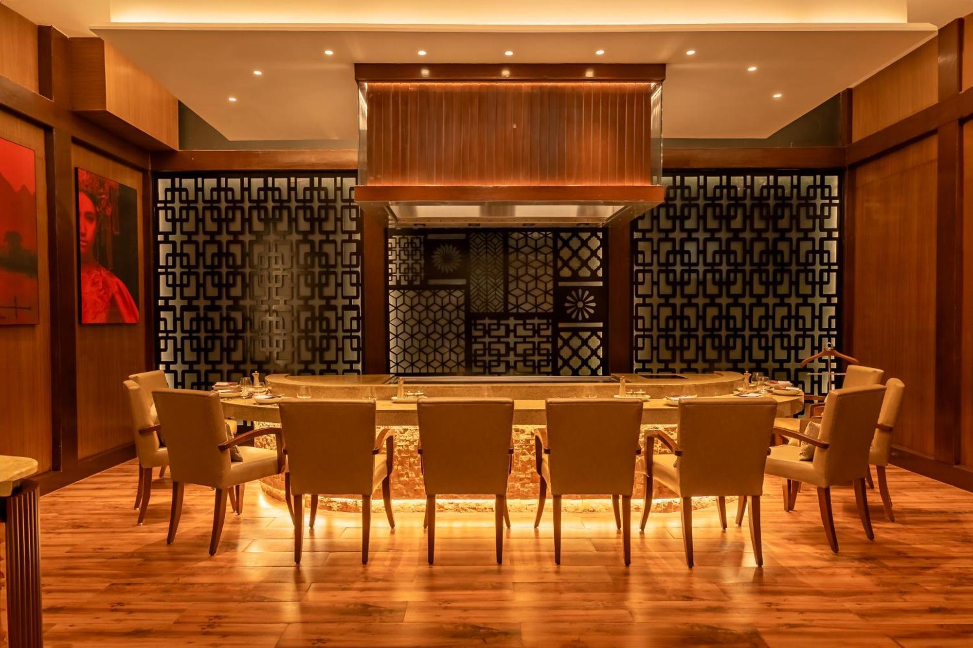 하얏트 푸네 호텔 외부 사진 The interior of the restaurant