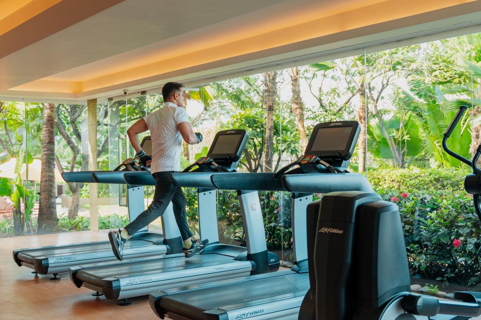 하얏트 푸네 호텔 외부 사진 A treadmill