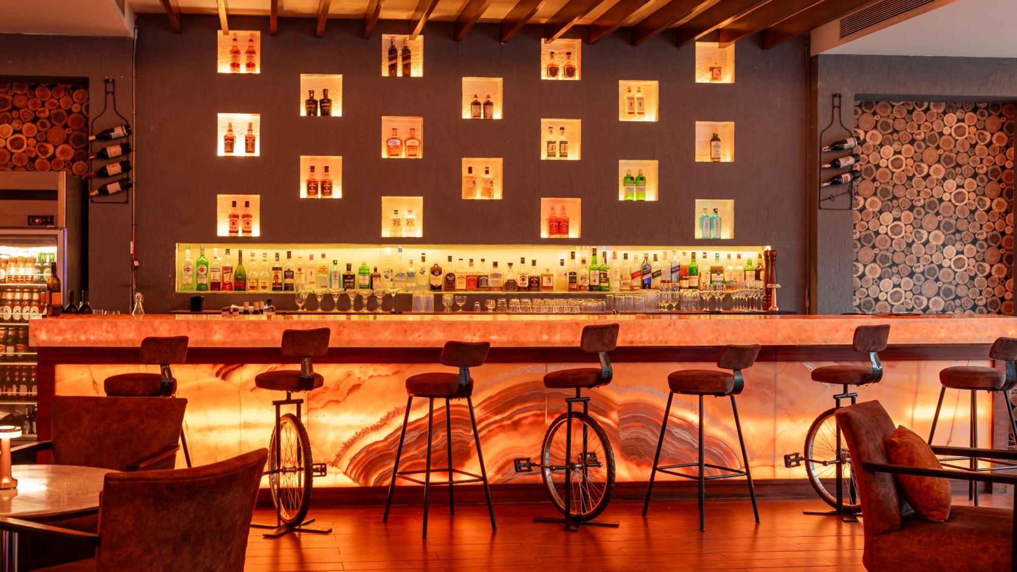 하얏트 푸네 호텔 외부 사진 The bar at the 101 bar