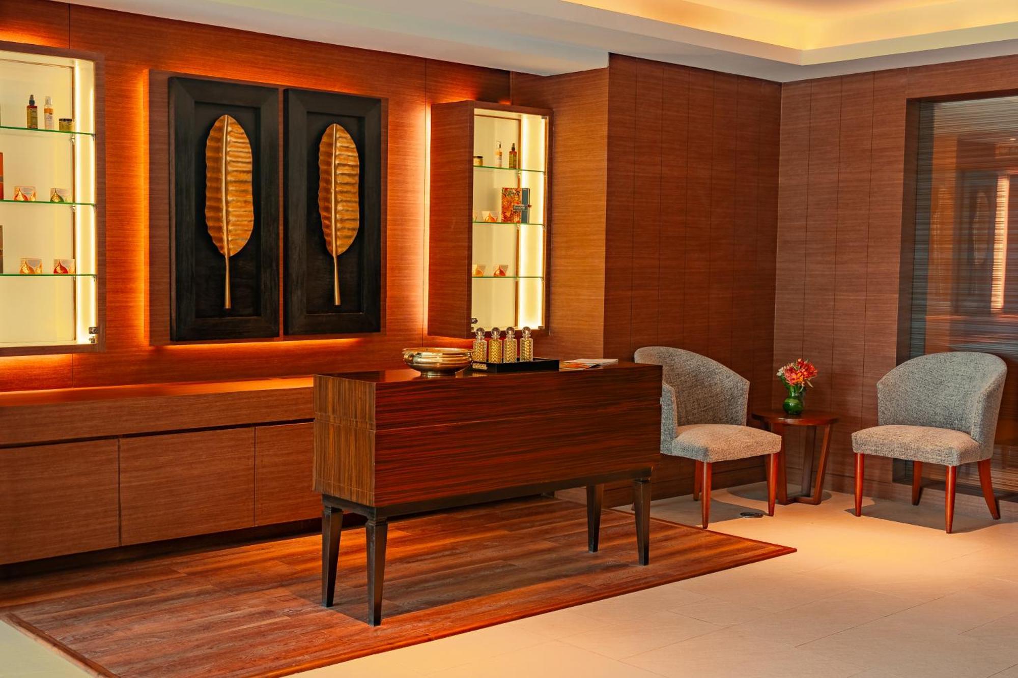 하얏트 푸네 호텔 외부 사진 The interior of the Bvlgari Hotel in Rome