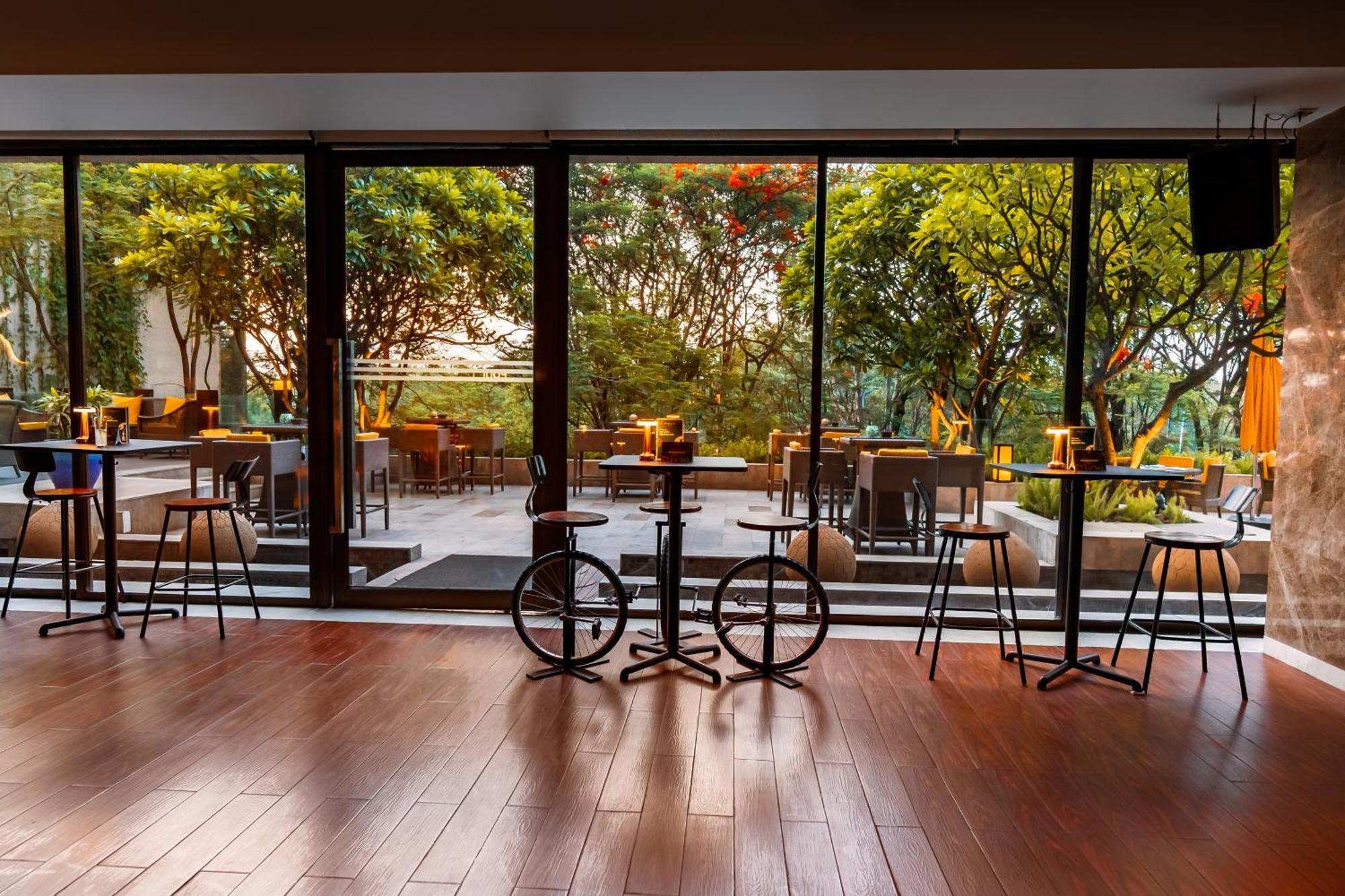 하얏트 푸네 호텔 외부 사진 The interior of the restaurant